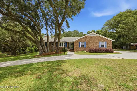 233 High Tide Dr, Wilmington, NC 28411