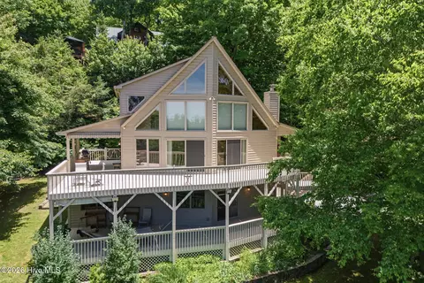 820 Chimney Ridge Dr, Topton, NC 28781