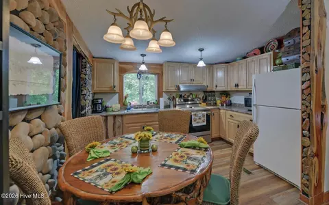 Dining - 120 Covington Cv, Murphy, NC 28906 photo 2 of 2