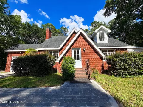 209 Pine Valley Dr, Wilmington, NC 28412