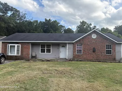 864 Mill River Rd, Jacksonville, NC 28540