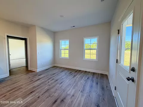 Living - 816 Tupelo Tree Dr, Hubert, NC 28539 photo 2 of 2