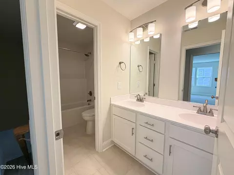 Bath - 816 Tupelo Tree Dr, Hubert, NC 28539 photo 4 of 4