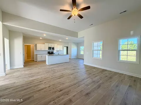 Living - 816 Tupelo Tree Dr, Hubert, NC 28539 photo 1 of 2
