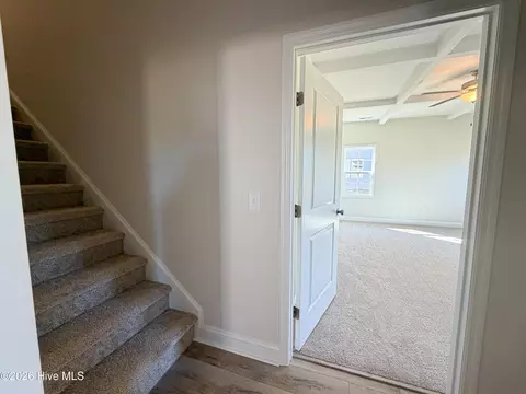 Entry Way - 816 Tupelo Tree Dr, Hubert, NC 28539 photo 2 of 3