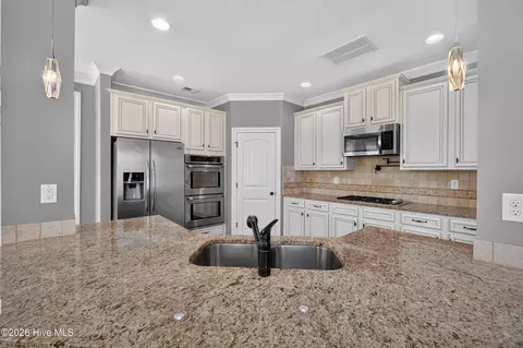 Kitchen - 5639 Sunbury Loop, Evans, GA 30809 photo 3 of 5