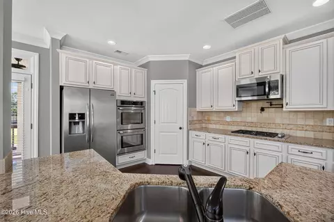 Kitchen - 5639 Sunbury Loop, Evans, GA 30809 photo 4 of 5