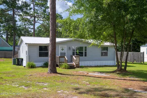 420 S Dyson St, Holly Ridge, NC 28445