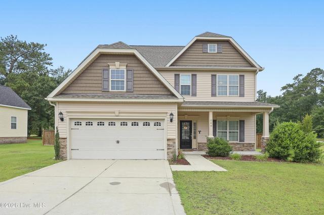 200 Wedgefield Cir, Maple Hill, NC 28454