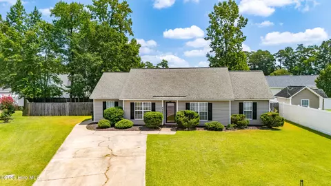 2705 Tonya Ct, Winterville, NC 28590