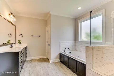 Bath - 702 Nuttall St, Evans, GA 30809 photo 2 of 11