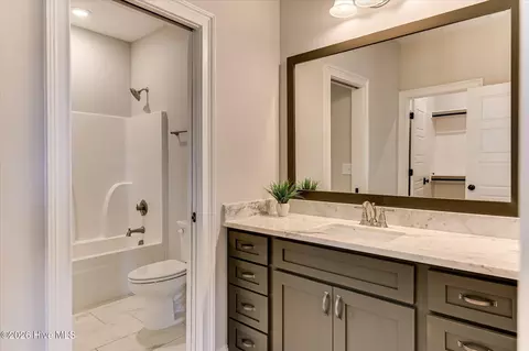 Bath - 702 Nuttall St, Evans, GA 30809 photo 8 of 11