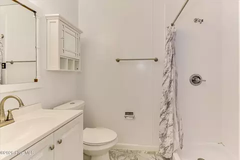 Bath - 3057 Dent St, Augusta, GA 30906 photo 1 of 2