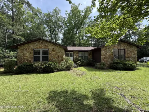 558 Lakewood Dr, Thomson, GA 30824