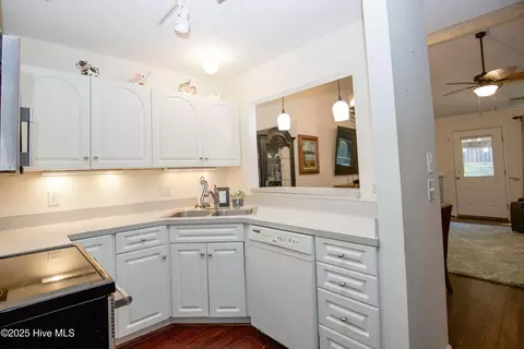 Kitchen - 320 Hiscott Ln, Pinehurst, NC 28374 photo 3 of 5
