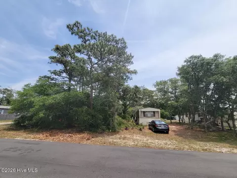 108 NE 68th St, Oak Island, NC 28465
