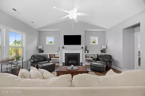 Living - 274 Langston Rd, Hampstead, NC 28443 photo 1 of 1