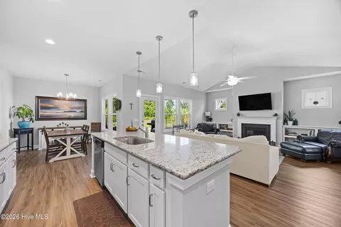 Kitchen - 274 Langston Rd, Hampstead, NC 28443 photo 4 of 4