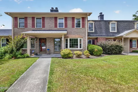 51 Barnes St, Greenville, NC 27858