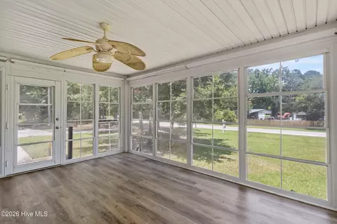 Exterior - 180 Quails Cv, Hampstead, NC 28443 photo 4 of 14
