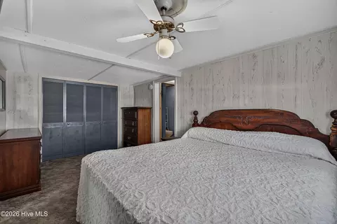 Bedroom - 100 Crews Ln, Hubert, NC 28539 photo 2 of 7