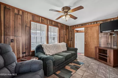 Living - 100 Crews Ln, Hubert, NC 28539 photo 1 of 1