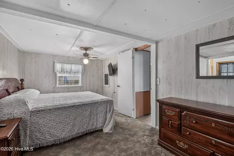 Bedroom - 100 Crews Ln, Hubert, NC 28539 photo 1 of 7
