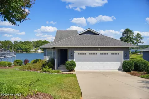 16 Westlake Pointe Dr, Pinehurst, NC 28374