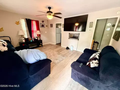Living - 2005 Chester Ave, Augusta, GA 30906 photo 1 of 2