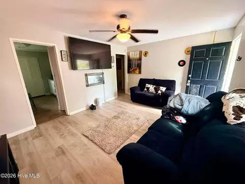 Living - 2005 Chester Ave, Augusta, GA 30906 photo 2 of 2