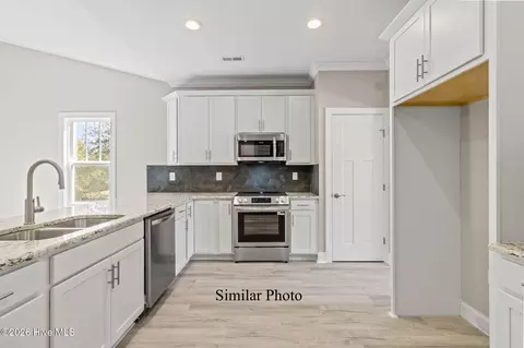 Entry Way - 234 E Ivybridge Dr, Hubert, NC 28539 photo 1 of 2