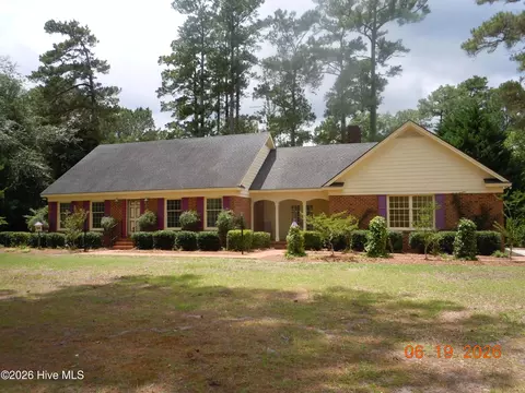 43 Willow Dr, Tabor City, NC 28463