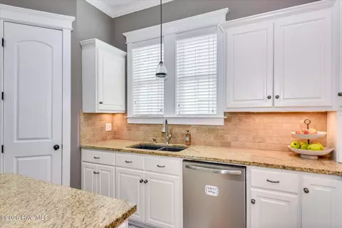 Kitchen - 624 Cavanaugh Way, Evans, GA 30809 photo 4 of 6
