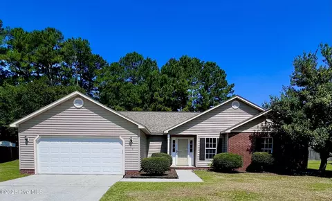 206 Rosewood Cir, Jacksonville, NC 28546