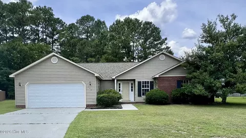 206 Rosewood Cir, Jacksonville, NC 28546