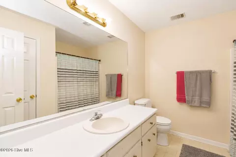 Bath - 2016 Lillian Dr, Augusta, GA 30909 photo 3 of 3