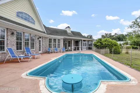 Exterior - 184 Olde Point Rd, Hampstead, NC 28443 photo 8 of 20