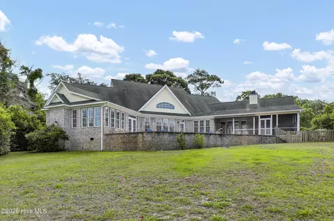 Exterior - 184 Olde Point Rd, Hampstead, NC 28443 photo 9 of 20
