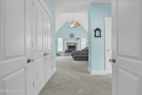 Entry Way - 184 Olde Point Rd, Hampstead, NC 28443 photo 4 of 5