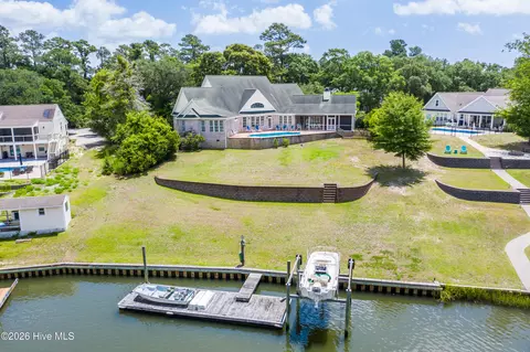 184 Olde Point Rd, Hampstead, NC 28443