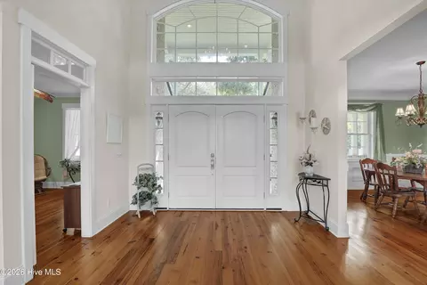 Entry Way - 184 Olde Point Rd, Hampstead, NC 28443 photo 2 of 5