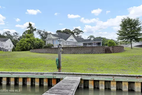 Exterior - 184 Olde Point Rd, Hampstead, NC 28443 photo 12 of 20