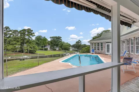 Exterior - 184 Olde Point Rd, Hampstead, NC 28443 photo 6 of 20