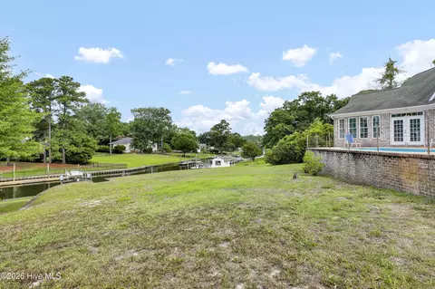 Exterior - 184 Olde Point Rd, Hampstead, NC 28443 photo 10 of 20