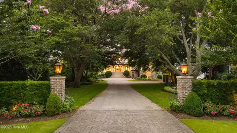 407 Bradley Creek Point Rd, Wilmington, NC 28403