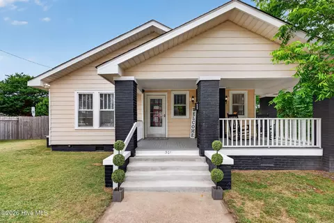 301 E Divine St, Dunn, NC 28334