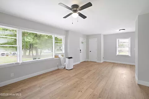 Living - 411 3rd St, Jackson, SC 29831 photo 4 of 5