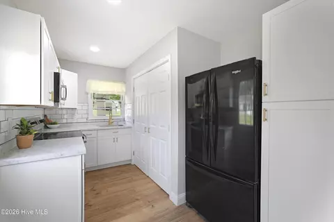 Kitchen - 411 3rd St, Jackson, SC 29831 photo 3 of 3