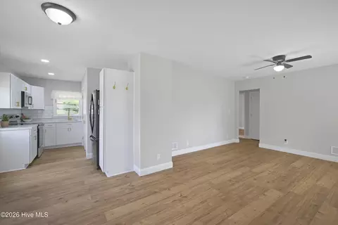 Living - 411 3rd St, Jackson, SC 29831 photo 1 of 5