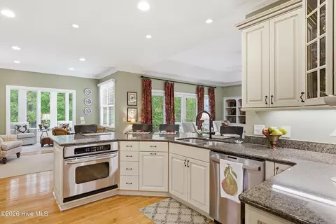 Kitchen - 48 Kilbride Dr, Pinehurst, NC 28374 photo 5 of 5